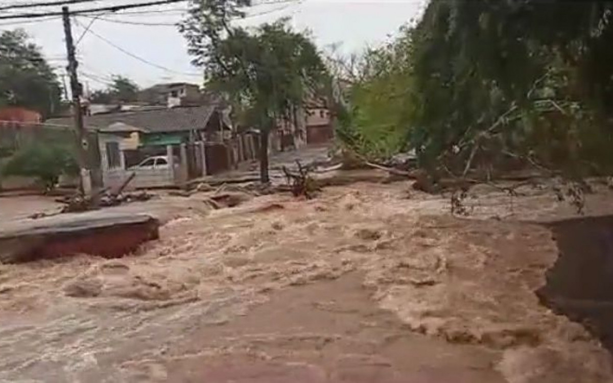 Passagem de ciclone provaca alagamentos, bloqueio de estradas e cancelamento de voos em Santa Catarina e no Rio Grande do Sul - Reprodução: redes scoiais