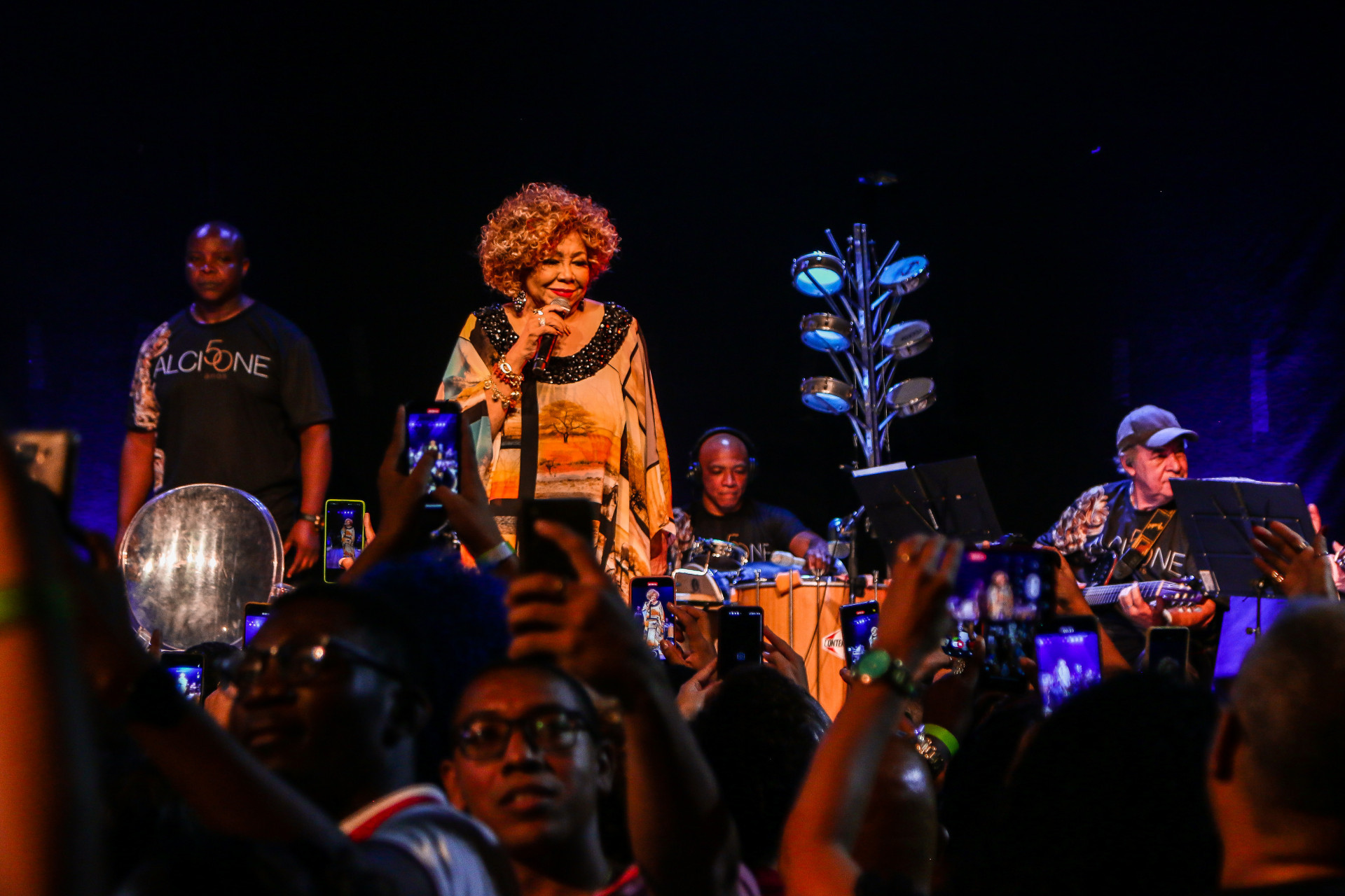 Alcione na arena Dicró - Foto: Ramon Vellasco