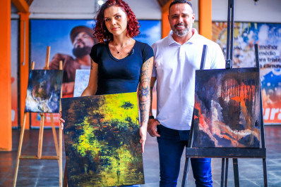 De Belford Roxo para o Mundo: artista plástica expõe obra na Europa