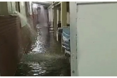 Vídeo: hospital do RS tem corredores alagados após fortes chuvas