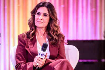 Fátima Bernardes aposta em look glamuroso para o Festival LED