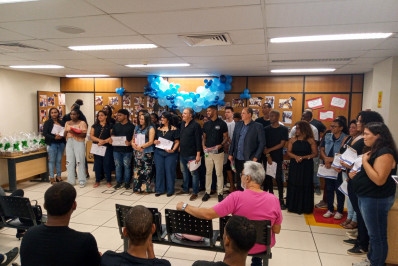 Formandos do Núcleo de Atendimento de Medidas de Mesquita recebem diplomas e presentes