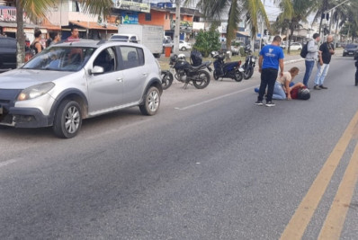 Acidente entre moto e carro deixa uma pessoa ferida em Cabo Frio