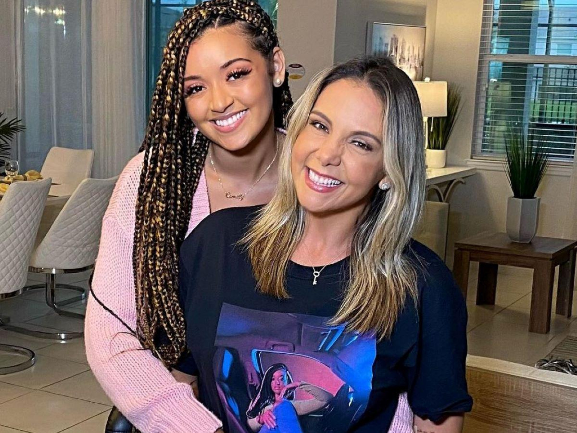 Carla Perez e Camilly Vitória - Foto Reprodução internet