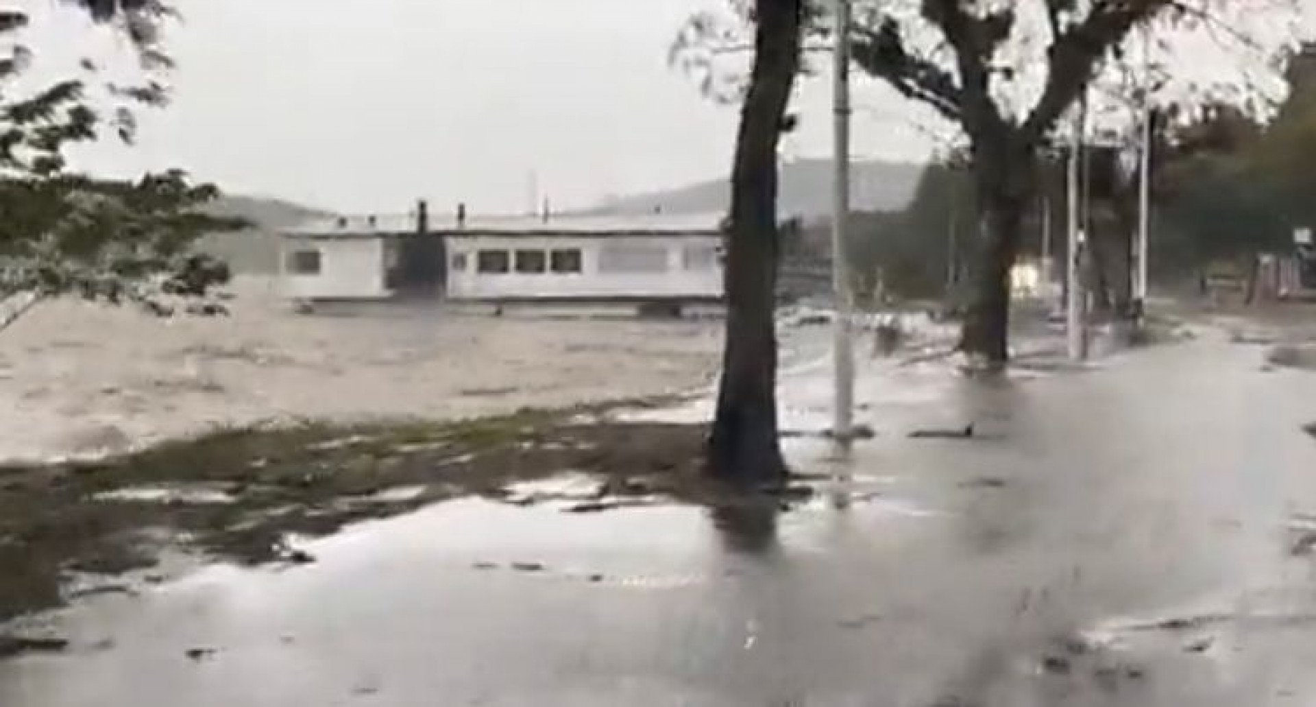 Passagem de ciclone provaca alagamentos, bloqueio de estradas e cancelamento de voos em Santa Catarina e no Rio Grande do Sul - Reprodução: redes scoiais