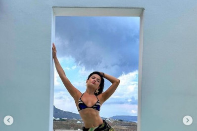 Juliette exibe corpão durante passeio pela Grécia com Anitta