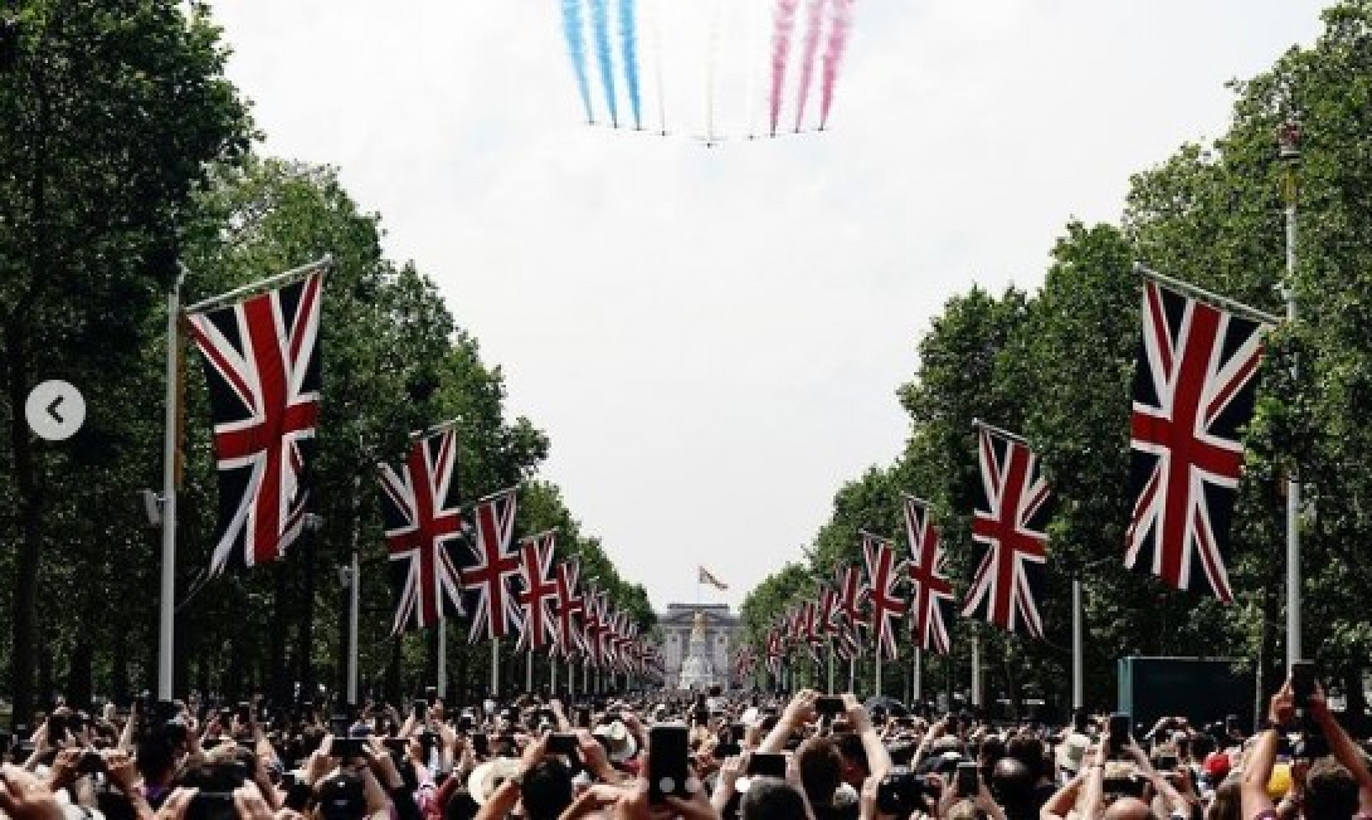 Família Real comemora aniversário do Rei Charles III no Palácio de Buckingham - Reprodução/Instagram
