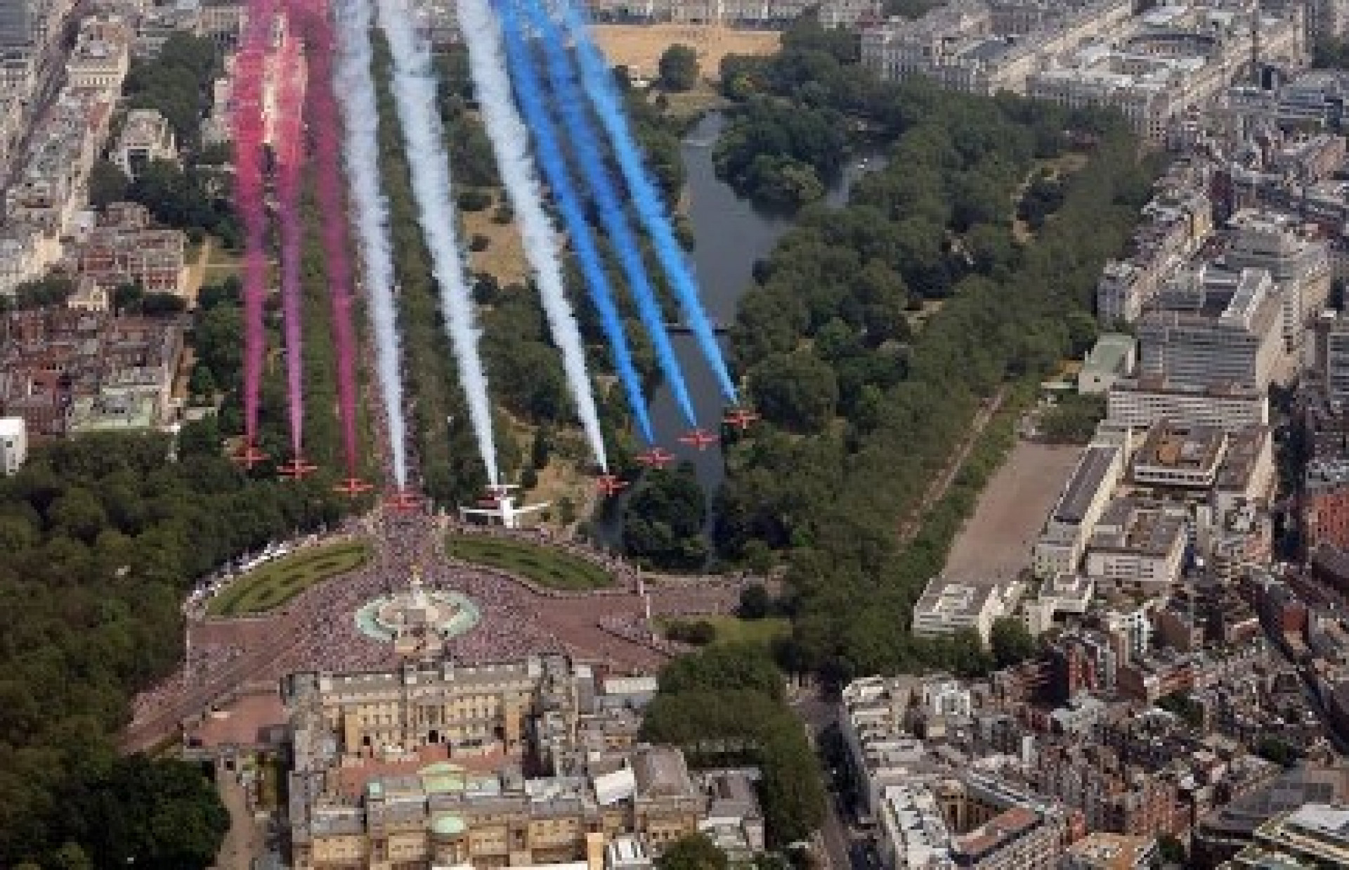 Família Real comemora aniversário do Rei Charles III no Palácio de Buckingham - Reprodução/Instagram