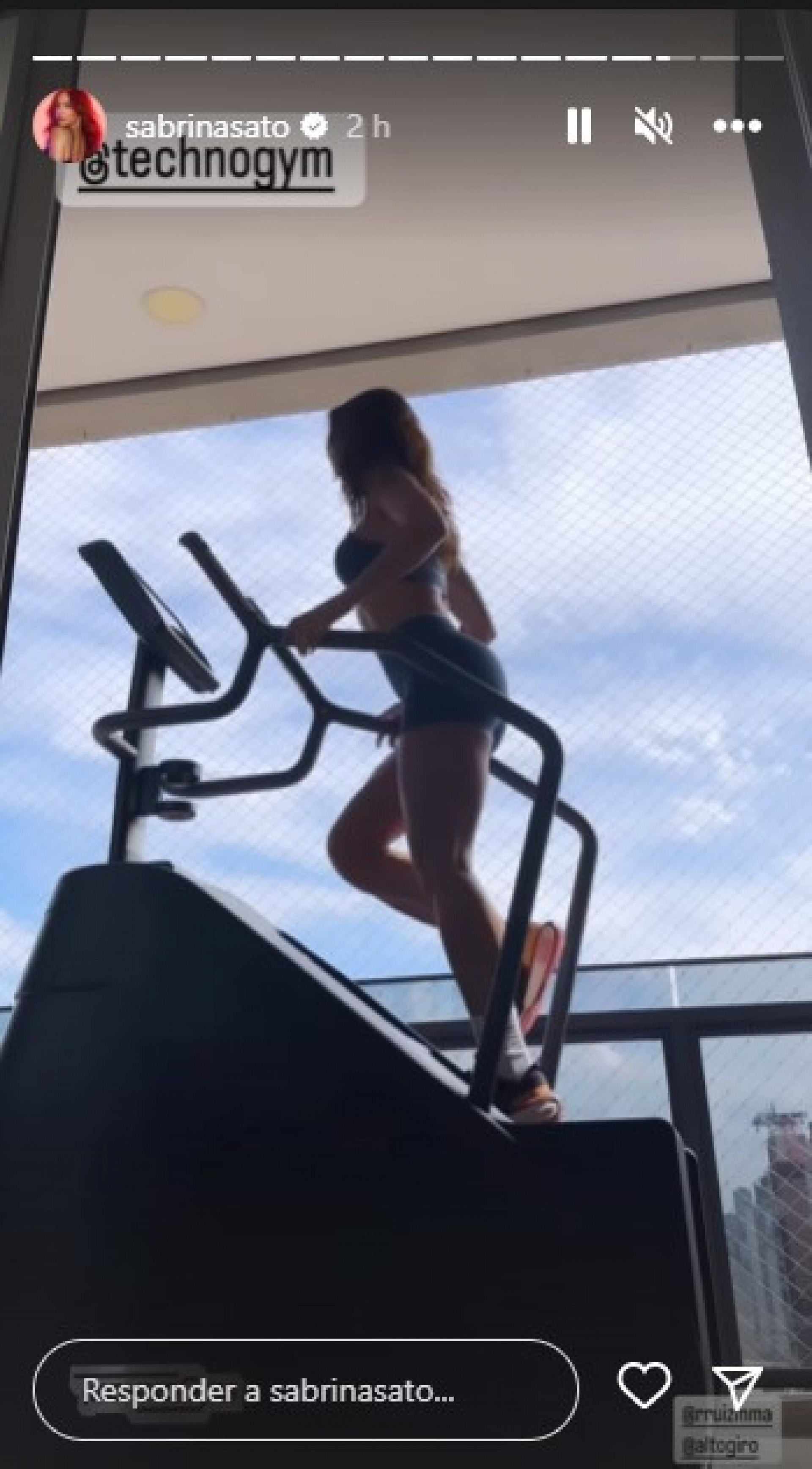 Sabrina Sato em sua série de atividades - Reprodução/Instagram