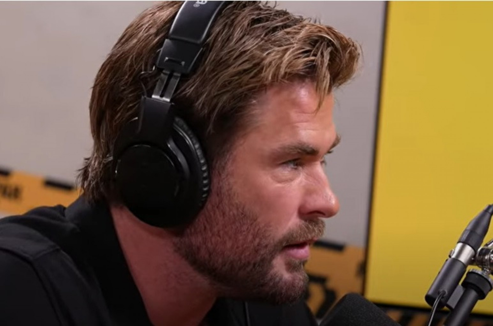 Chris Hemsworth revela se mantém amizade com atores de 'Os Vingadores' e  elogia surfistas brasileiros