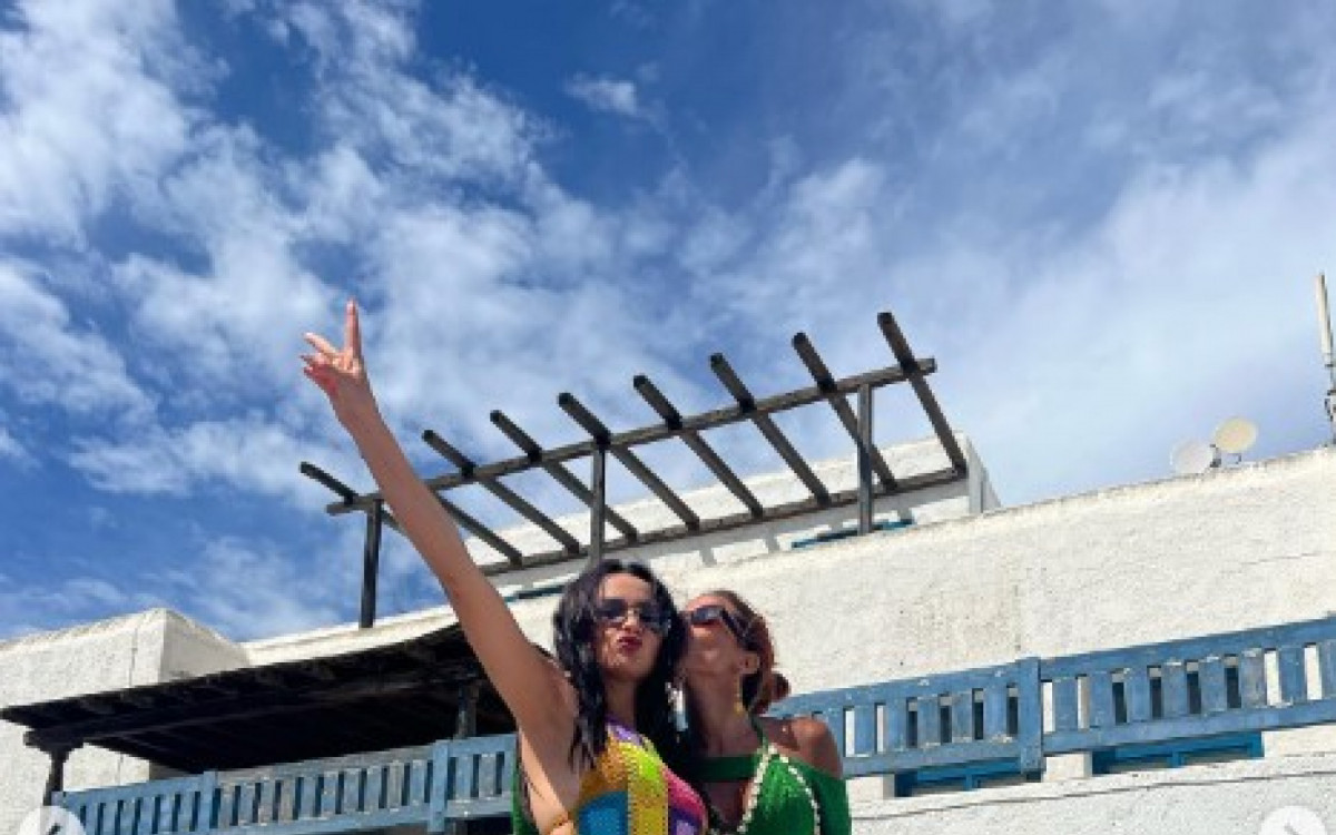 Anitta e Juliette na Gr&eacute;cia