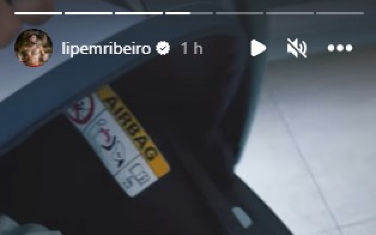 Lipe Ribeiro e Dessa Castorino deixam a maternidade com Dom