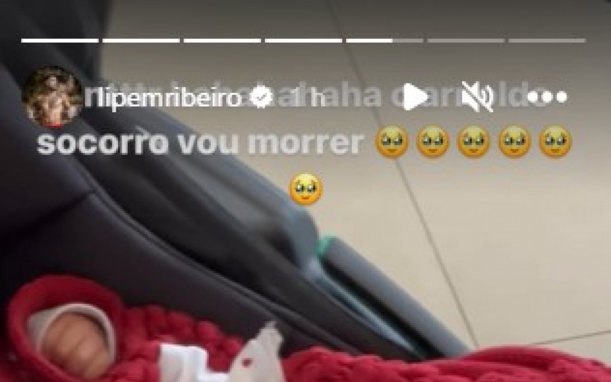 Lipe Ribeiro e Dessa Castorino deixam a maternidade com Dom