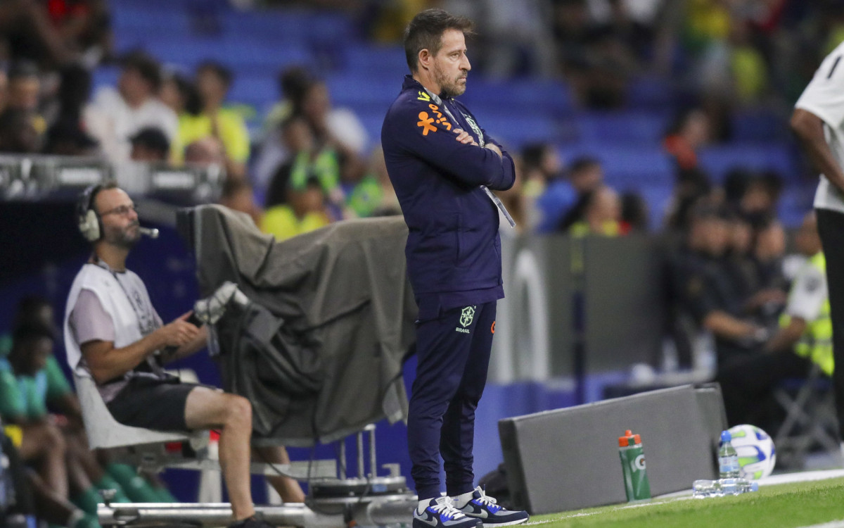 Técnico interino Ramon Menezes conseguiu a primeira vitória no comando da seleção brasileira