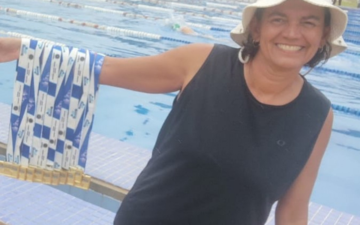 Aline Pess&ocirc;a e a irm&atilde; juntas somam mais de duas mil medalhas e 122 trof&eacute;us, placas e condecora&ccedil;&otilde;es conquistadas ao longo dos 39 anos de nata&ccedil;&atilde;o