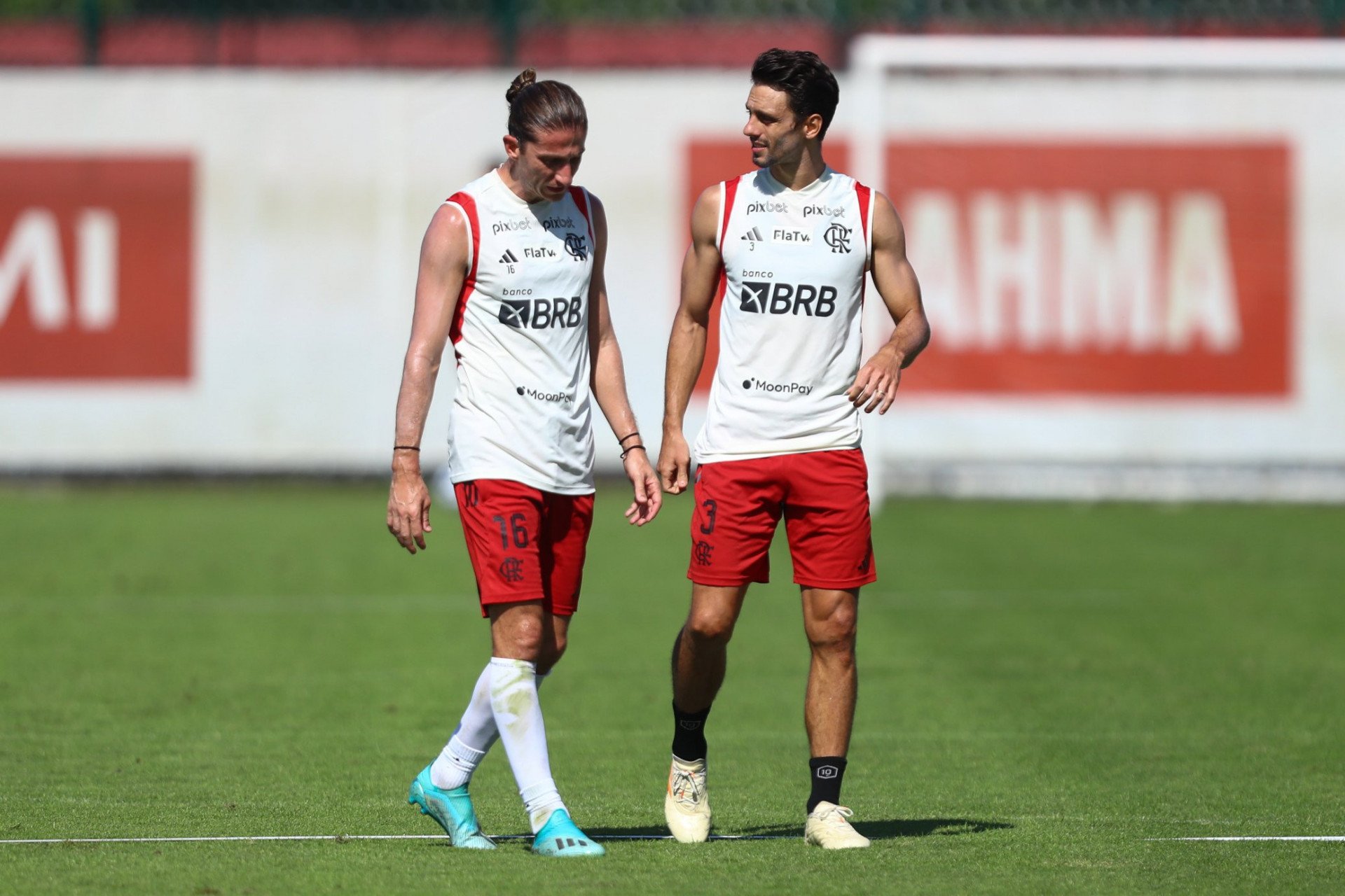 Filipe Luís e Rodrigo Caio - Gilvan de Souza / Flamengo