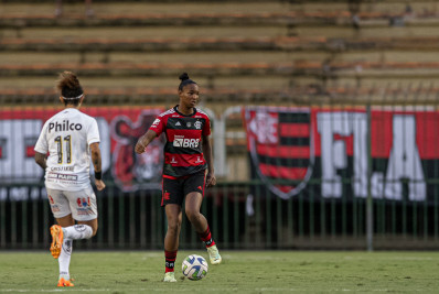 Flamengo vai mal defensivamente, perde para o Santos e se complica nas quartas de final do Brasileirão Feminino