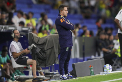 Ramon se coloca para fazer transição para Ancelotti e celebra gol de Vini Jr