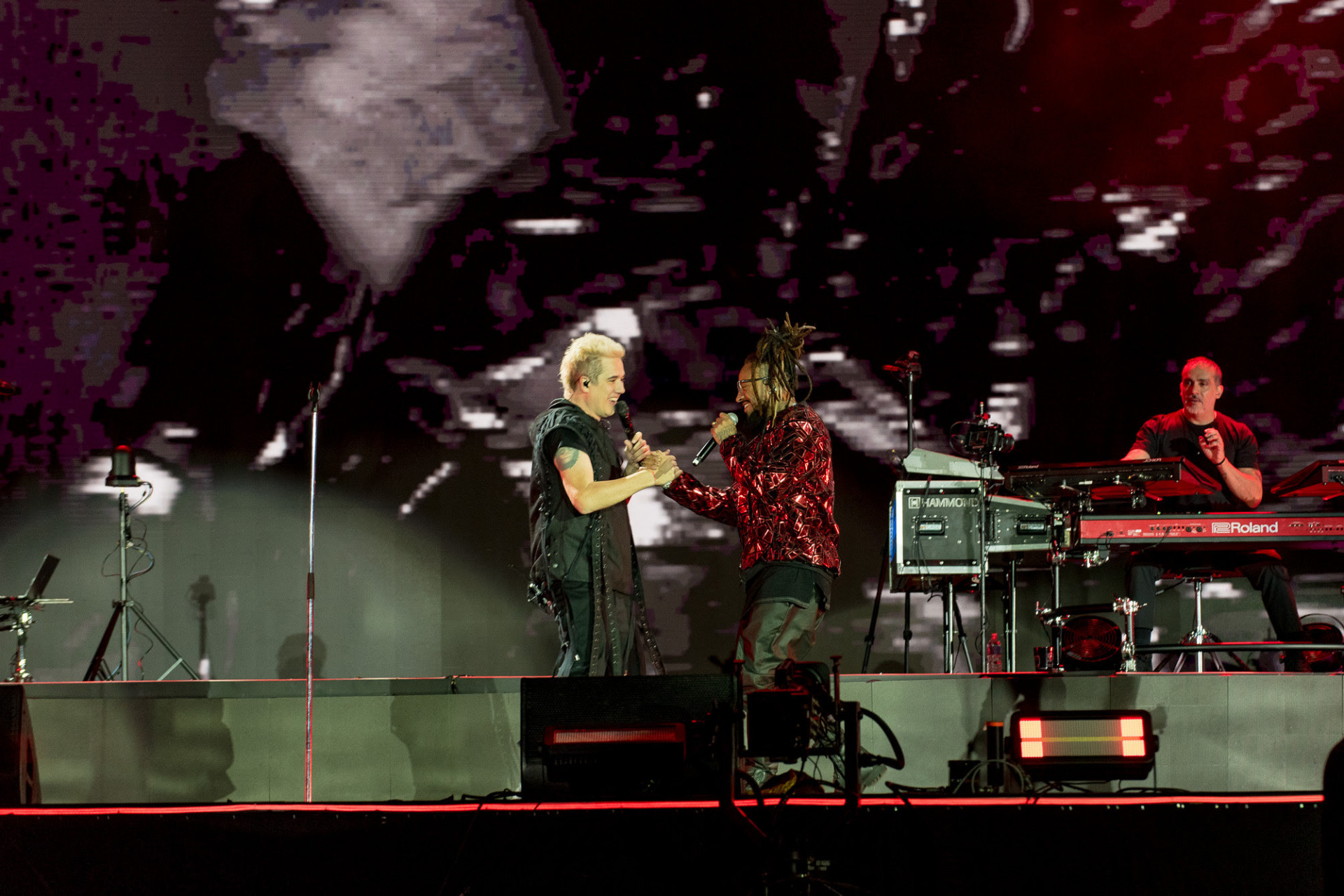 Rael  participa da gravação do DVD do Jota Quest - Edu Defferrari / Divulgação