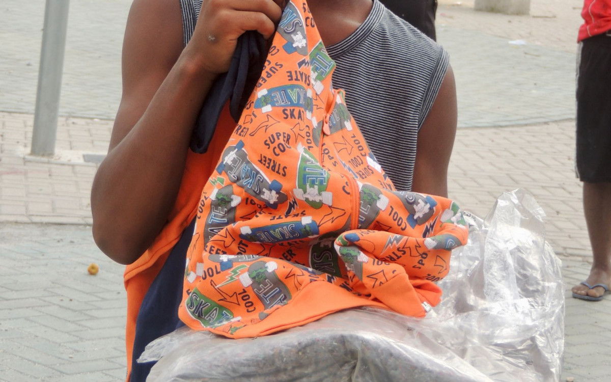 Crianças e adolescentes receberam kits com agasalhos e cestas básicas neste domingo - Divulgação