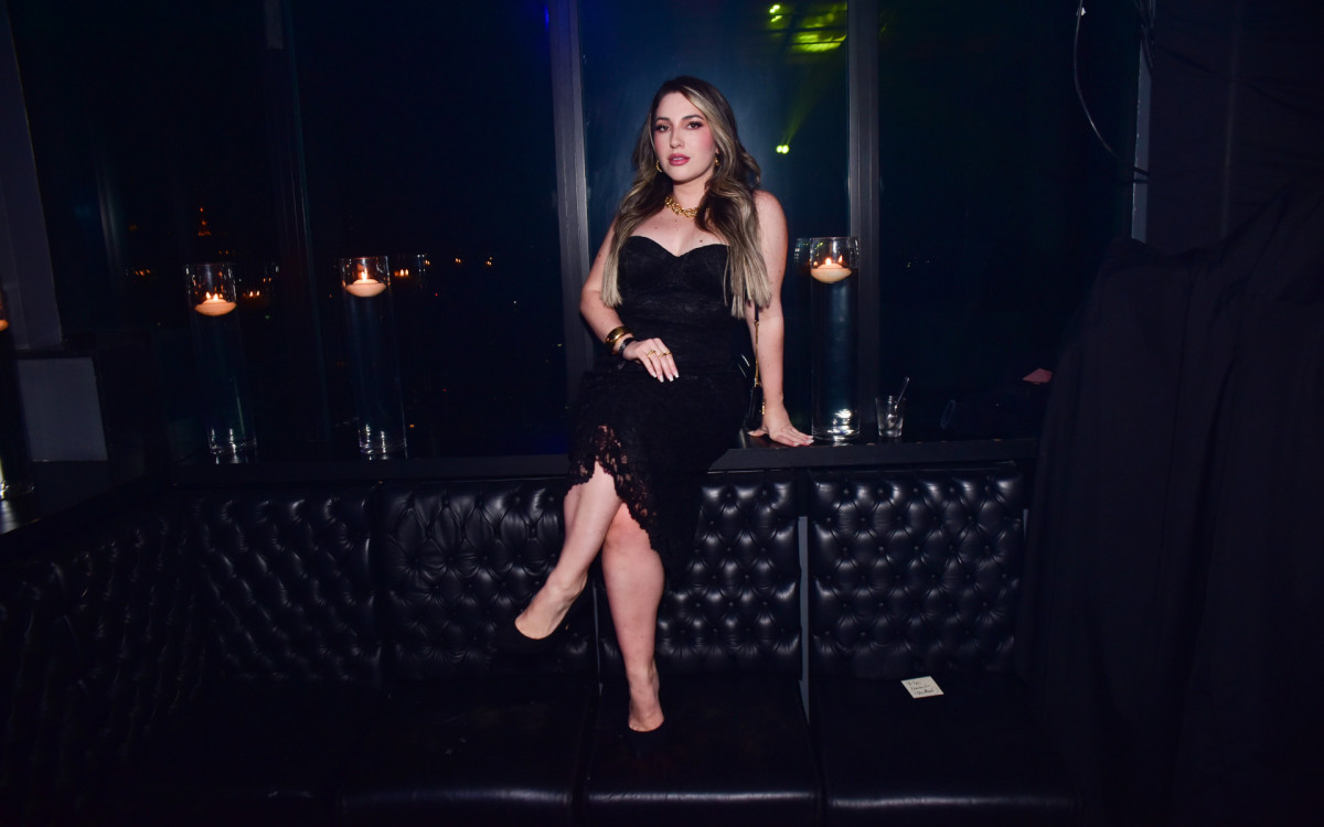 Amanda Meirelles no desfile de Lethicia Bronstein