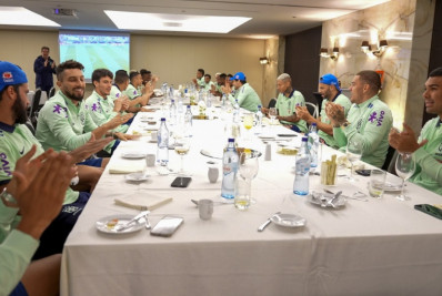 Jogador completa 50 partidas pela Seleção e recebe homenagem do presidente da CBF