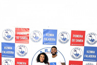 Vizinha Faladeira tem novo casal de mestre-sala e porta-bandeira