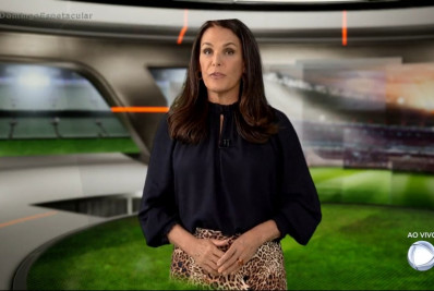 Carolina Ferraz tem a cabeça 'cortada' no 'Domingo Espetacular' e viraliza