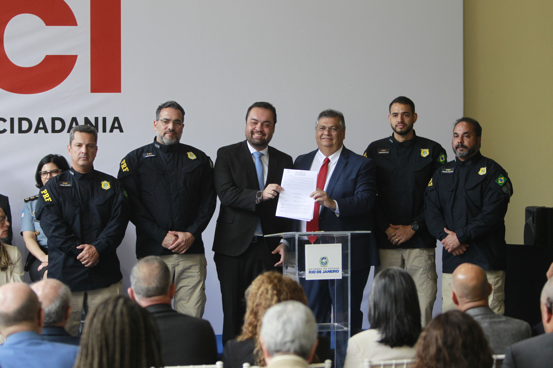 Cl&aacute;udio Castro e ministro da Justi&ccedil;a, Fl&aacute;vio Dino, firmam acordos no Pal&aacute;cio Guanabara - Reginaldo Pimenta / Agencia O Dia