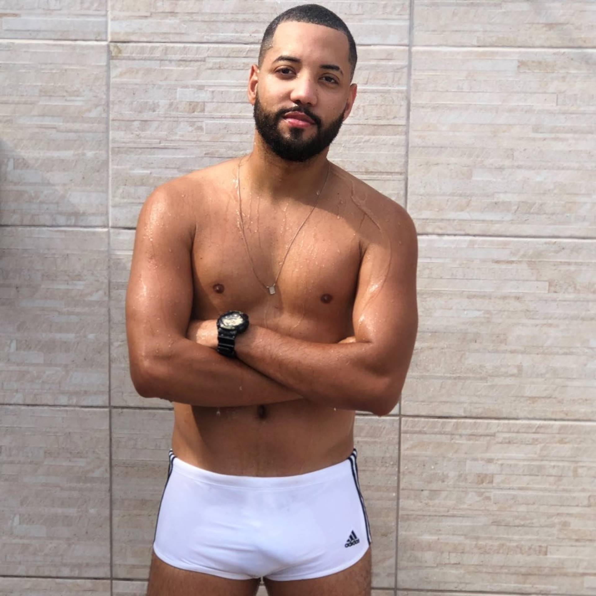 Jorge Daniel estava na sa&iacute;da de uma boate quando foi baleado na madrugada desta segunda-feira (19) em Piedade