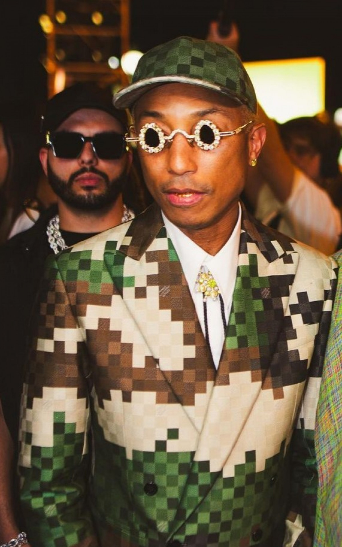 Pharrell Williams faz estreia na Louis Vuitton com desfile recheado de  estrelas, de Anitta a Zendaya