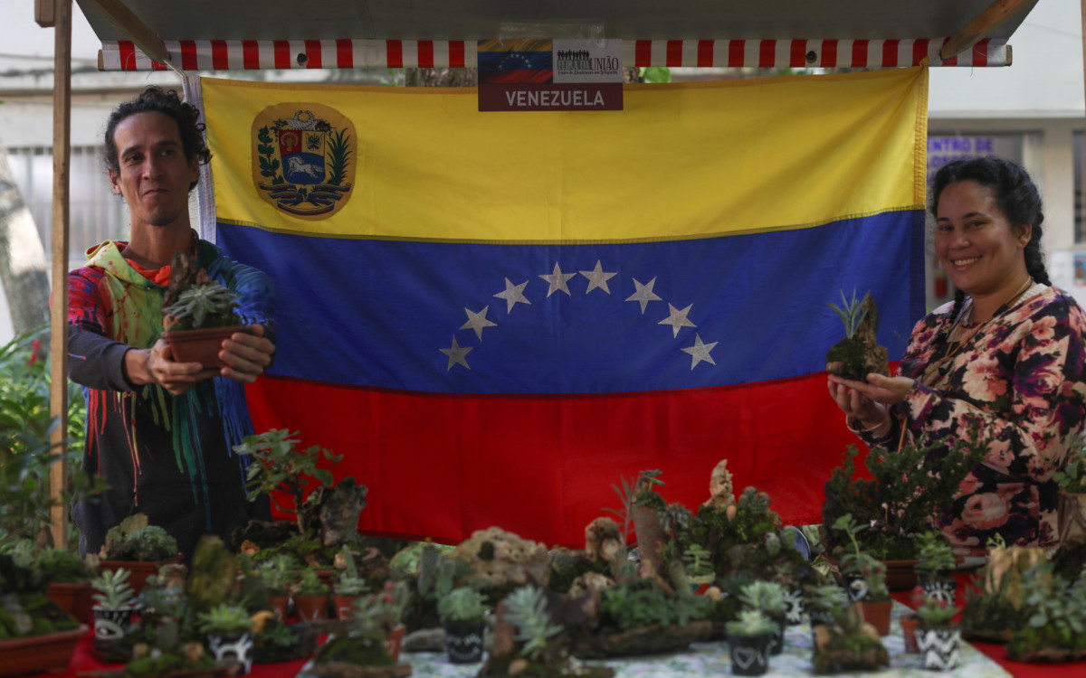 Feira dos refugiados na UFRJ do Campus da Praia Vemelha. Fotos: Pedro Ivo/ Agência O Dia

