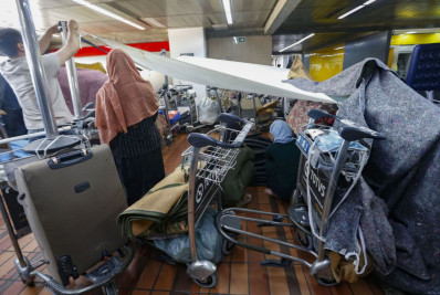 Afegãos continuam no Aeroporto de Guarulhos à espera de acolhimento