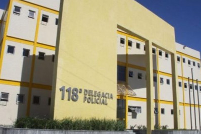 Homem em situação de rua é morto com golpes de tesoura no Centro de Araruama