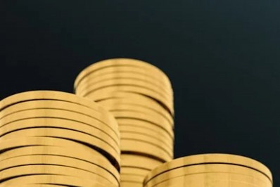 Dólar apresenta alta nesta segunda-feira (3)