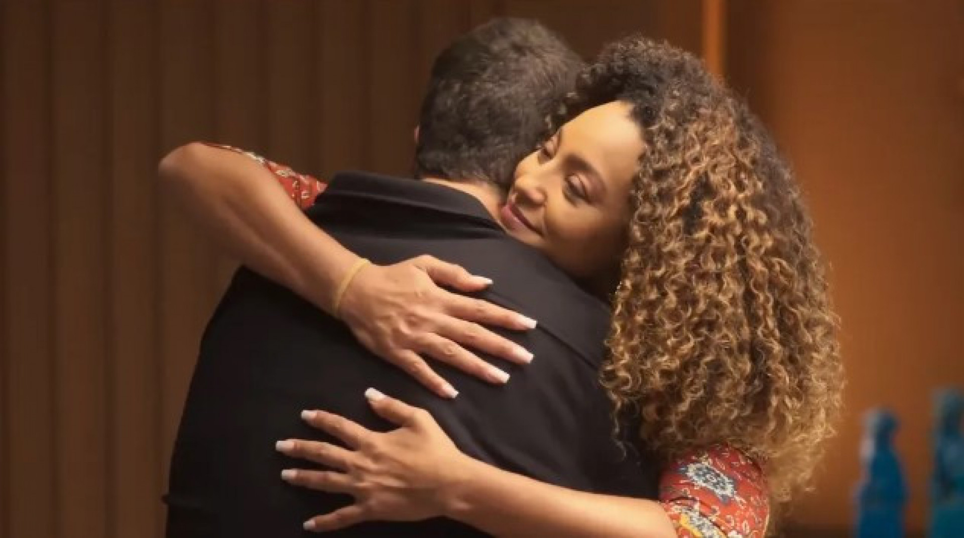 Sol e Lui se despedem  - Reprodução/Globo