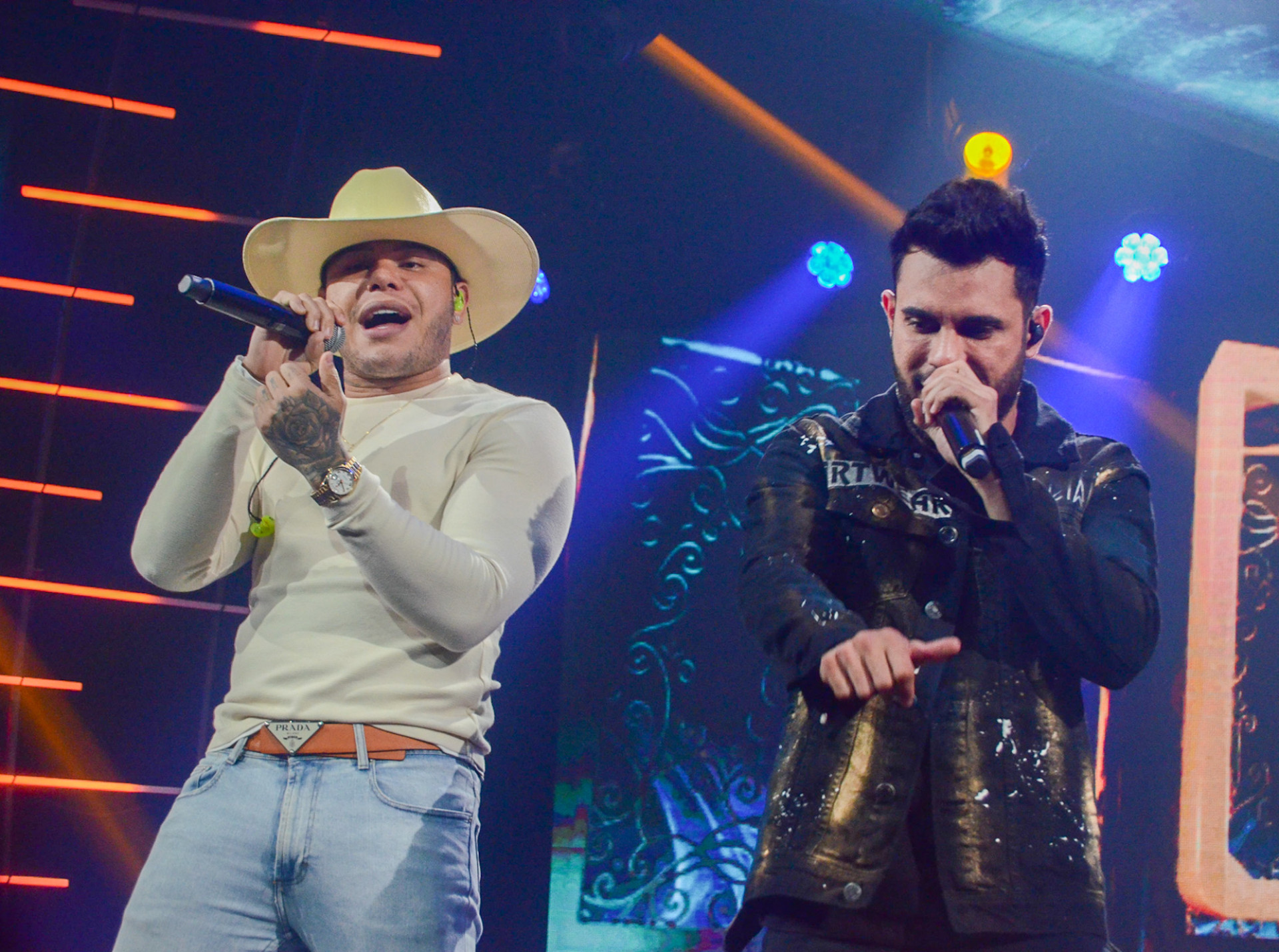 Tierry e o cantor Léo Pires - Araujo /AgNews