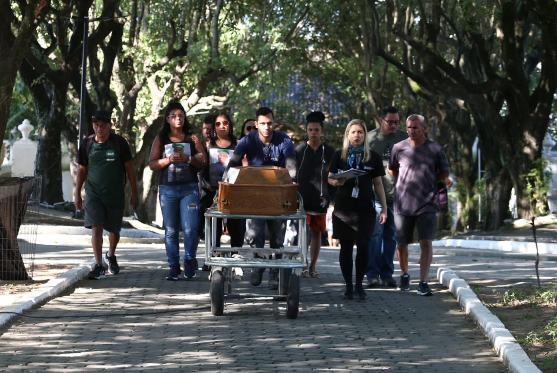 Sepultamente aconteceu no Cemitério do Caju - Cléber Mendes/Agência O DIA