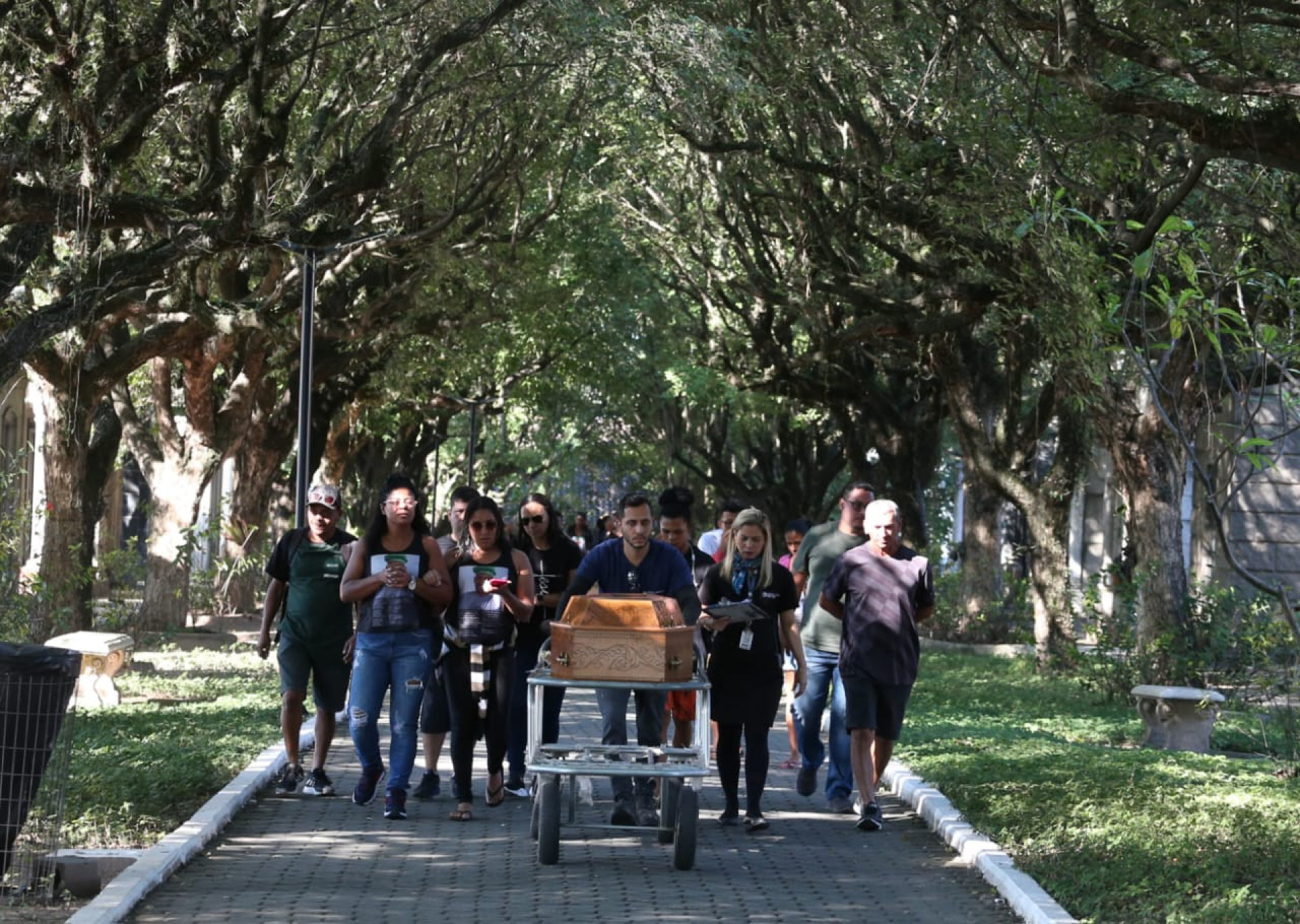 Sepultamente aconteceu no Cemitério do Caju - Cléber Mendes/Agência O DIA