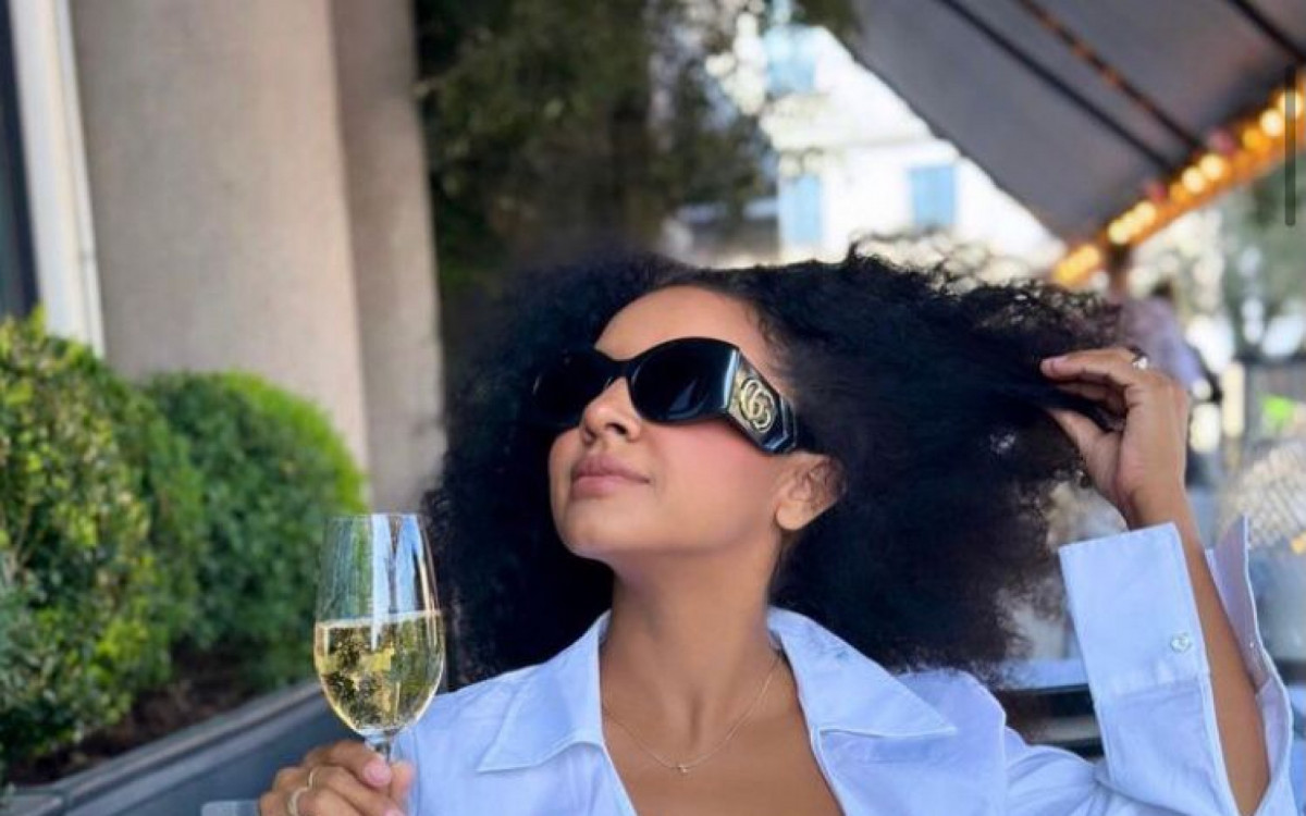 Erica Mindegaard, mulher brasileira que traiu marido com vocalista do Guns N' Roses, recebe ataques racistas na web