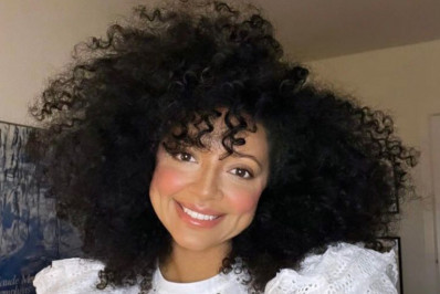 Brasileira é vítima de ataques racistas após dizer que traiu marido com Axl Rose