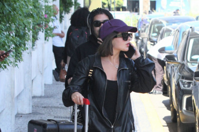 Jade Picon retorna ao Brasil após viagem pela Europa com Anitta e Juliette