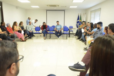 Prefeito de Macaé recebe representantes dos professores para debater pautas da categoria