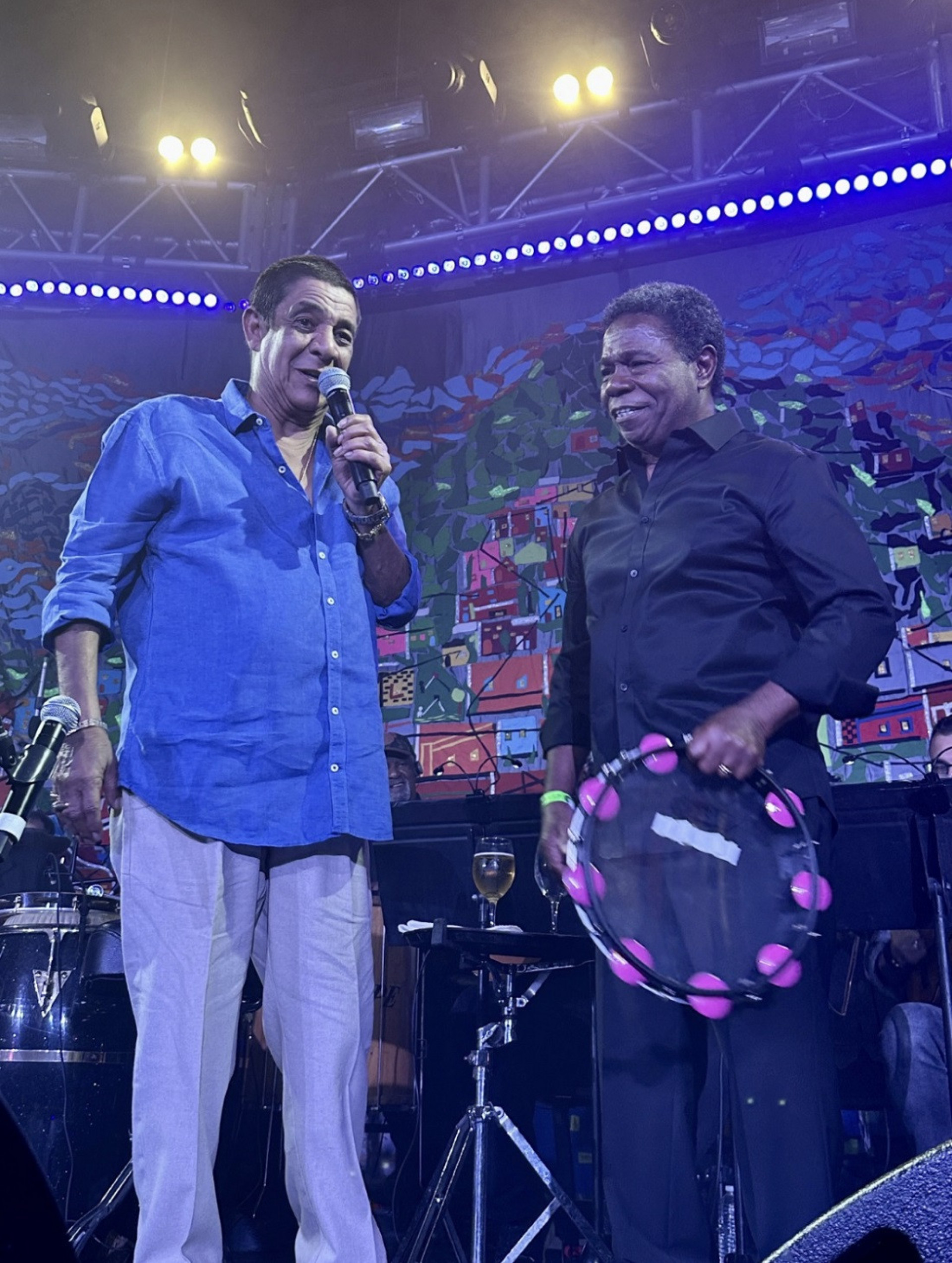 Zeca Pagodinho e o percussionista Paulinho da Costa em Los Angeles - Priscila Trummer/Divulgação