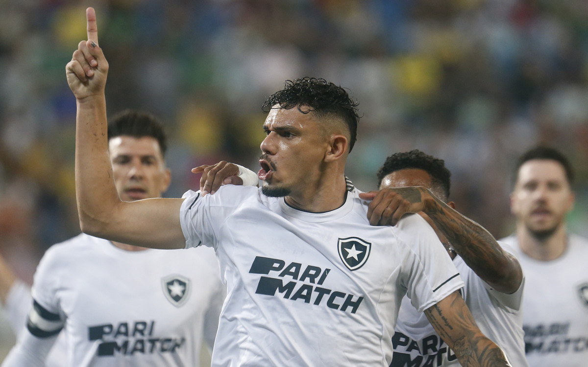 Tiquinho. Cuiaba x Botafogo pelo Campeonato Brasileiro no Estadio Arena Pantanal. 22 de Junho de 2023, Cuiaba, MT, Brasil. Foto: Vitor Silva/Botafogo. 
Imagem protegida pela Lei do Direito Autoral Nº 9.610, DE 19 DE FEVEREIRO DE 1998. Sendo proibido qualquer uso comercial, remunerado e manipulacao/alteracao da obra.
 - Vitor Silva/Botafogo