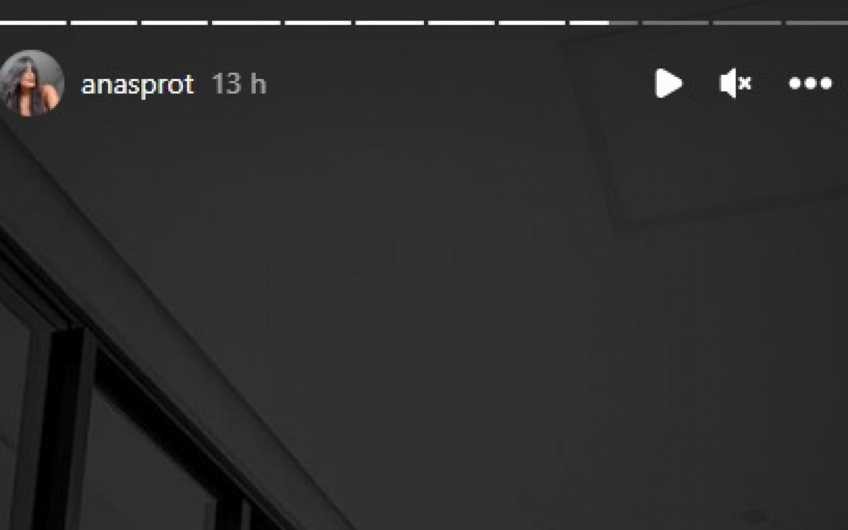 Namoro de Yasmin Santos e Ana Sprot chega ao fim
