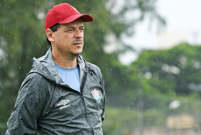 Árbitro relata reclamações na súmula e Diniz desfalcará Fluminense em dois jogos