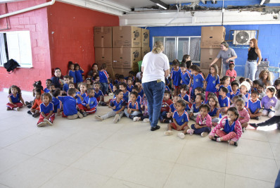 Caravana da Cultura levou arte à Creche Municipal Pinguinho de Luz