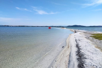 Arraial inicia coletas para Bandeira Azul na Ponta da Acaíra na próxima semana