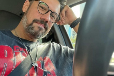 Phelipe Siani celebra realização de sonho ao comprar um Porsche